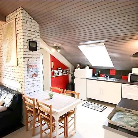 With One Bedroom In With Wonderful Mountain View And Enclosed Garden Διαμέρισμα *
