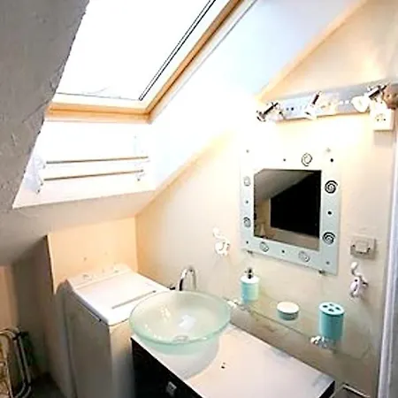 With One Bedroom In With Wonderful Mountain View And Enclosed Garden Διαμέρισμα *